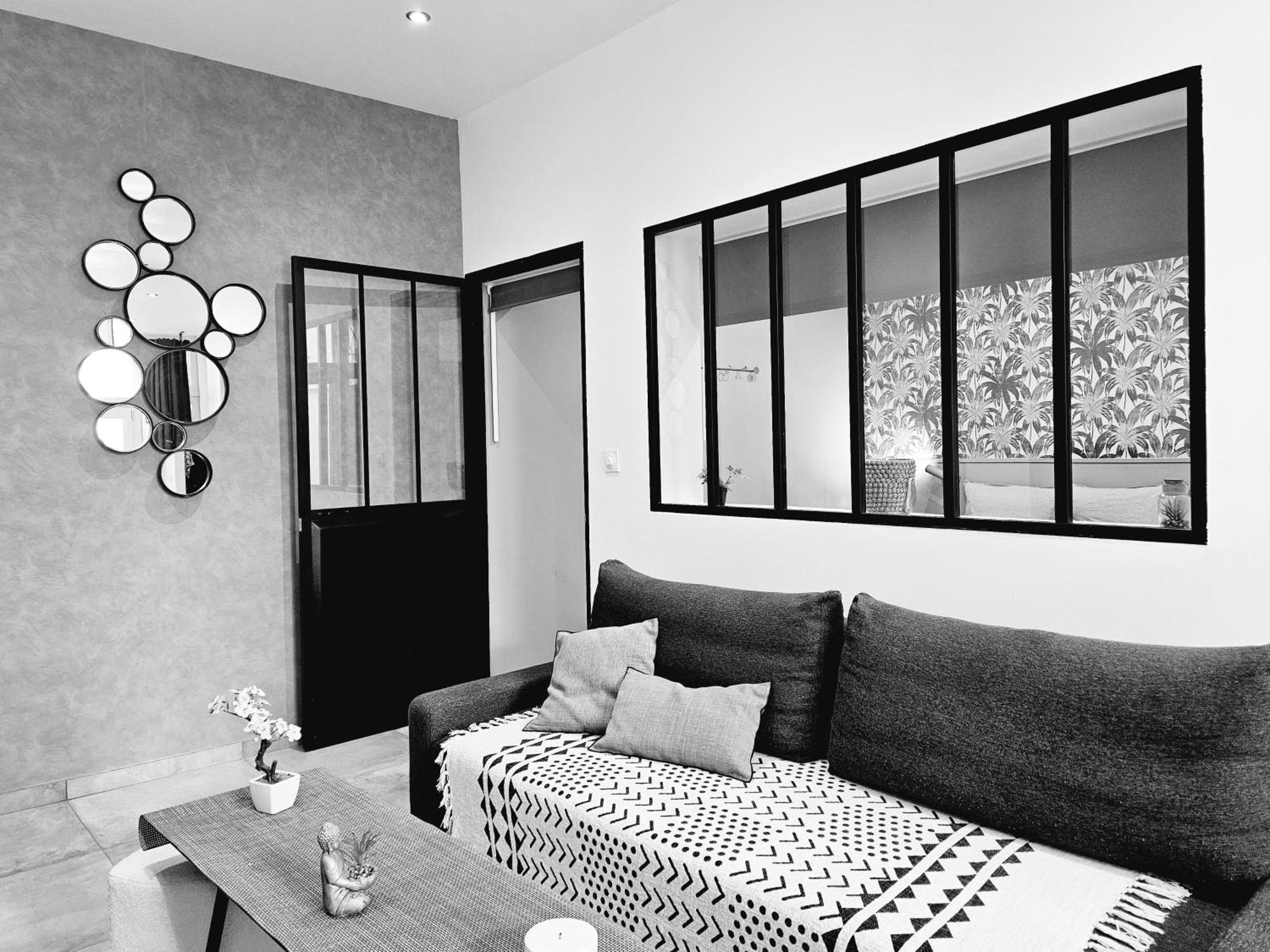 Refuge Urbain - Ideal Pro, Familles & Amis - Le Calme En Hypercentre - Wifi Haut Debit - Netflix - Machine A Laver - Gare, Cathedrale, Commerces, Restaurants & Transports En Commun A Moins De 10 Minutes A Pied Reims Bagian luar foto