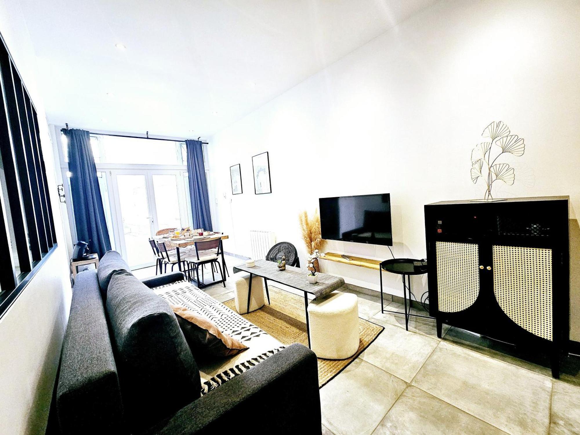 Refuge Urbain - Ideal Pro, Familles & Amis - Le Calme En Hypercentre - Wifi Haut Debit - Netflix - Machine A Laver - Gare, Cathedrale, Commerces, Restaurants & Transports En Commun A Moins De 10 Minutes A Pied Reims Bagian luar foto