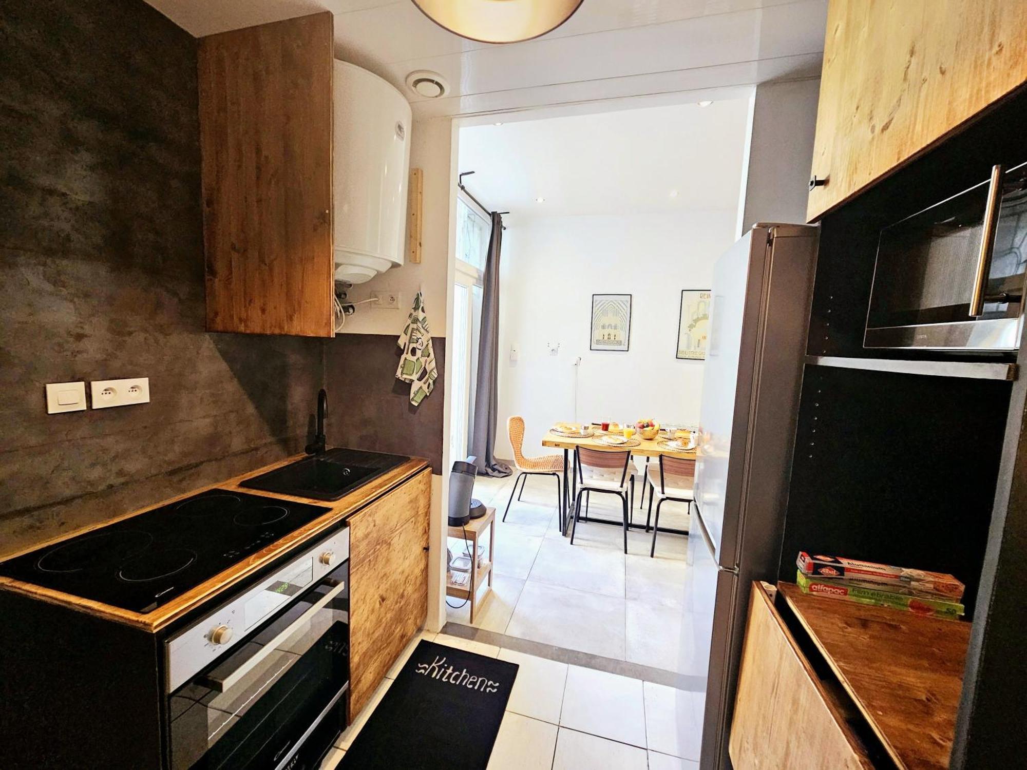 Refuge Urbain - Ideal Pro, Familles & Amis - Le Calme En Hypercentre - Wifi Haut Debit - Netflix - Machine A Laver - Gare, Cathedrale, Commerces, Restaurants & Transports En Commun A Moins De 10 Minutes A Pied Reims Bagian luar foto
